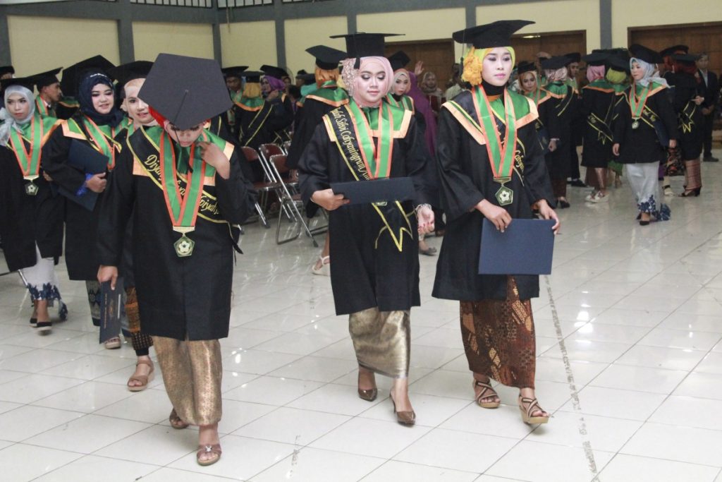Wisuda 45 Tenaga Keperawatan Angkatan XIX