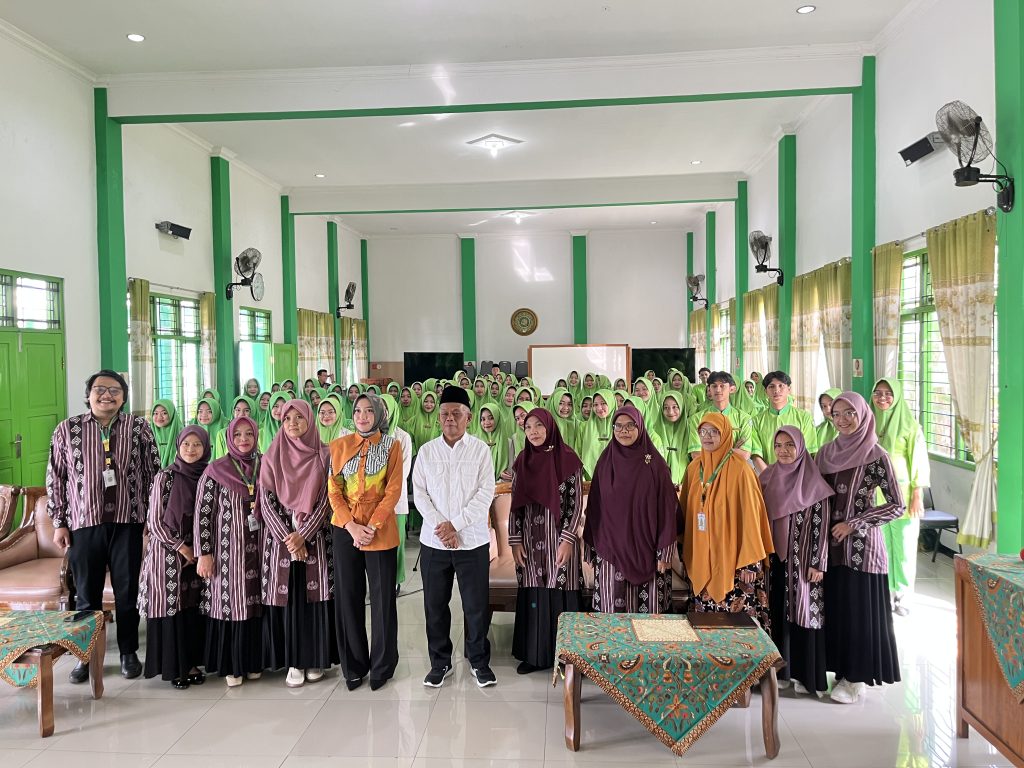 Soroti Kanker dari Dua Sisi, Akper Alkautsar Temanggung Helat Seminar Skala Internasional.